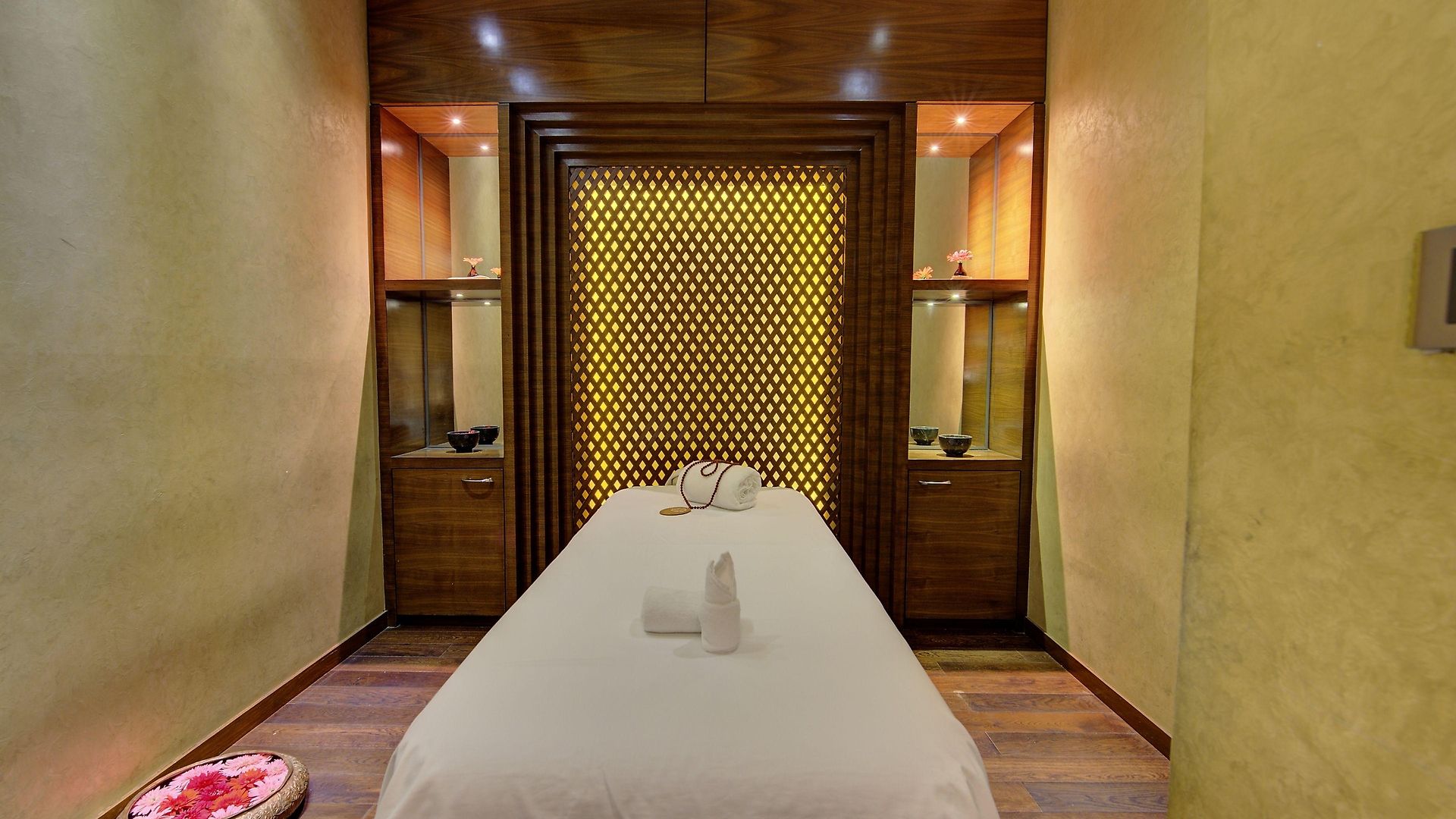 Hotel Niranta Transit Airport - At Arrivals Mumbai