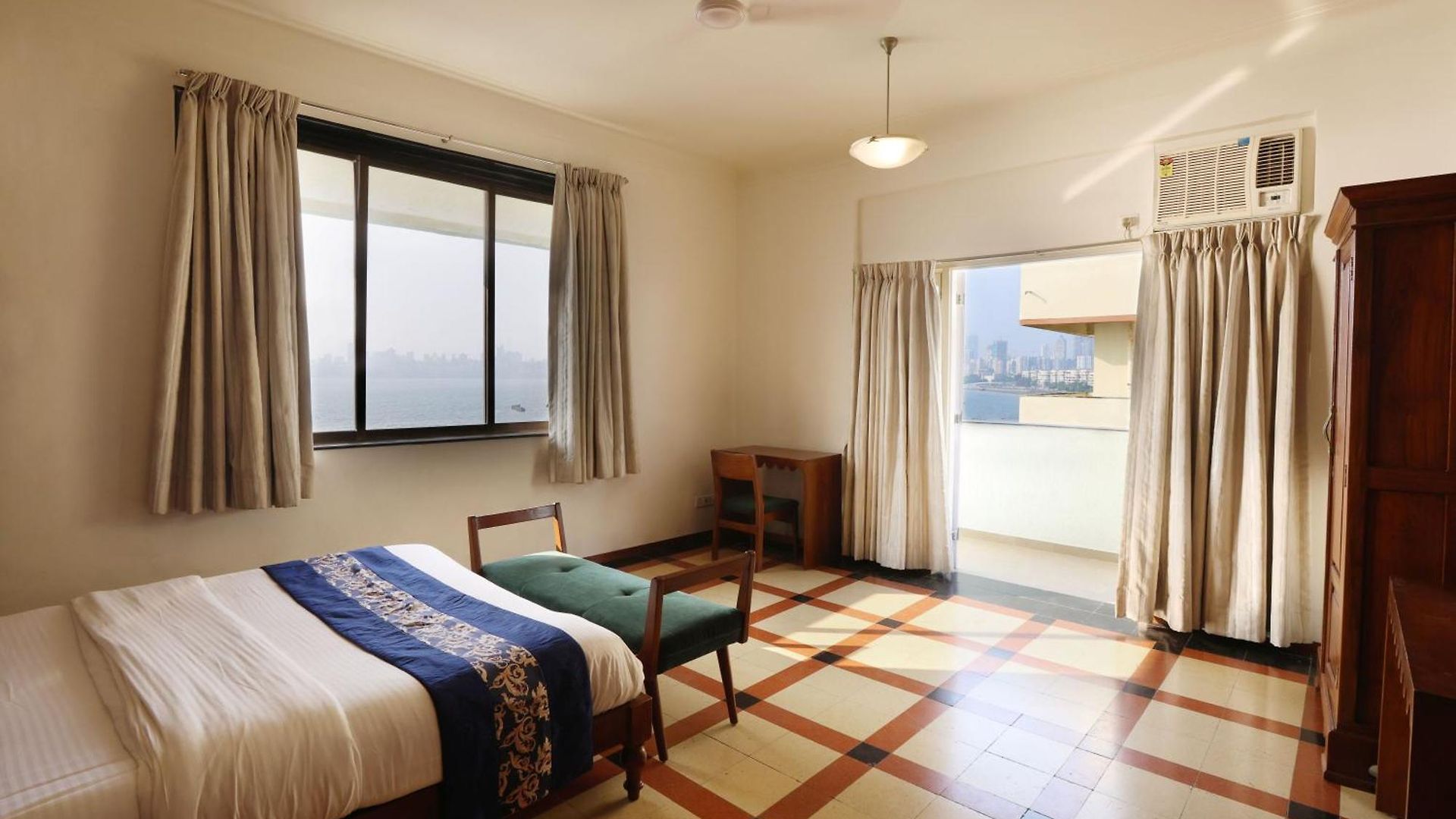 Hotel Sea 3*