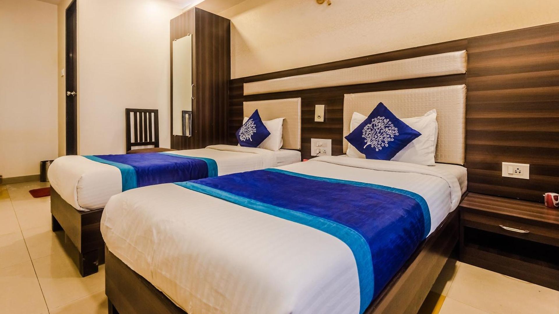 O Royal Grand Near Chhatrapati Shivaji International Airport 3*