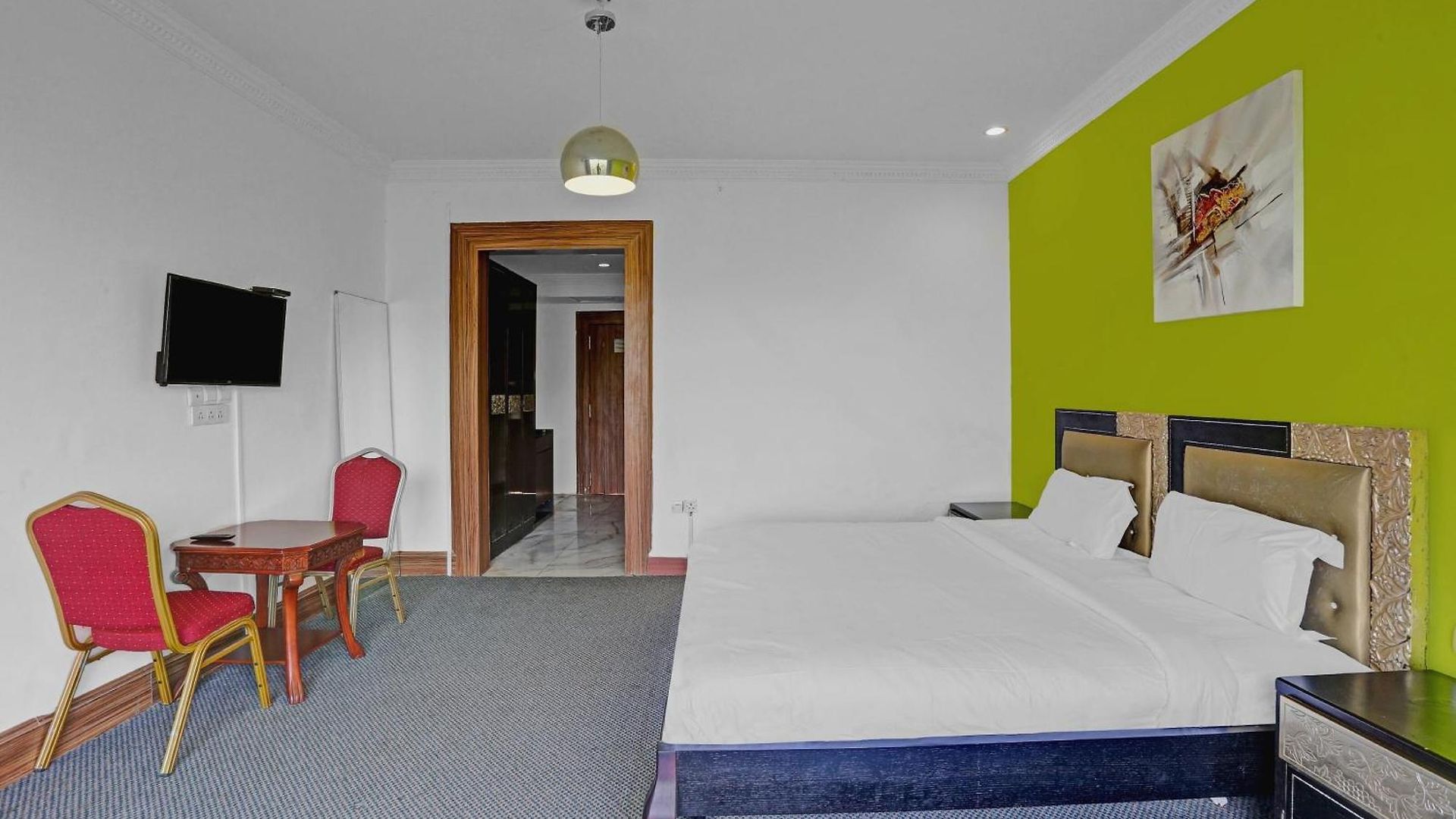 Townhouse Royal Palms Shared Serviced Hotel