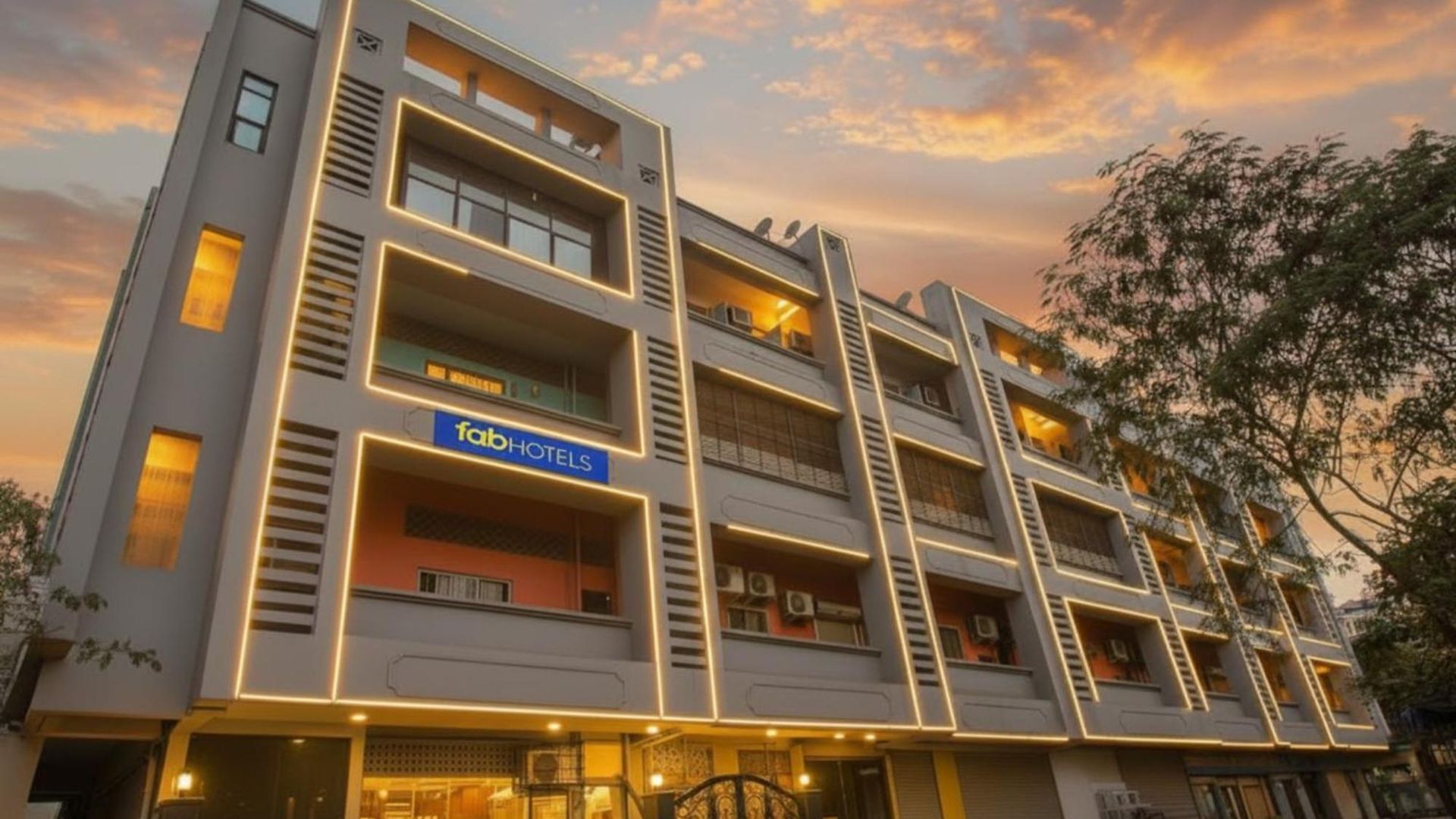 Fabhotel Seven Hills - Nr International Airport Hotel