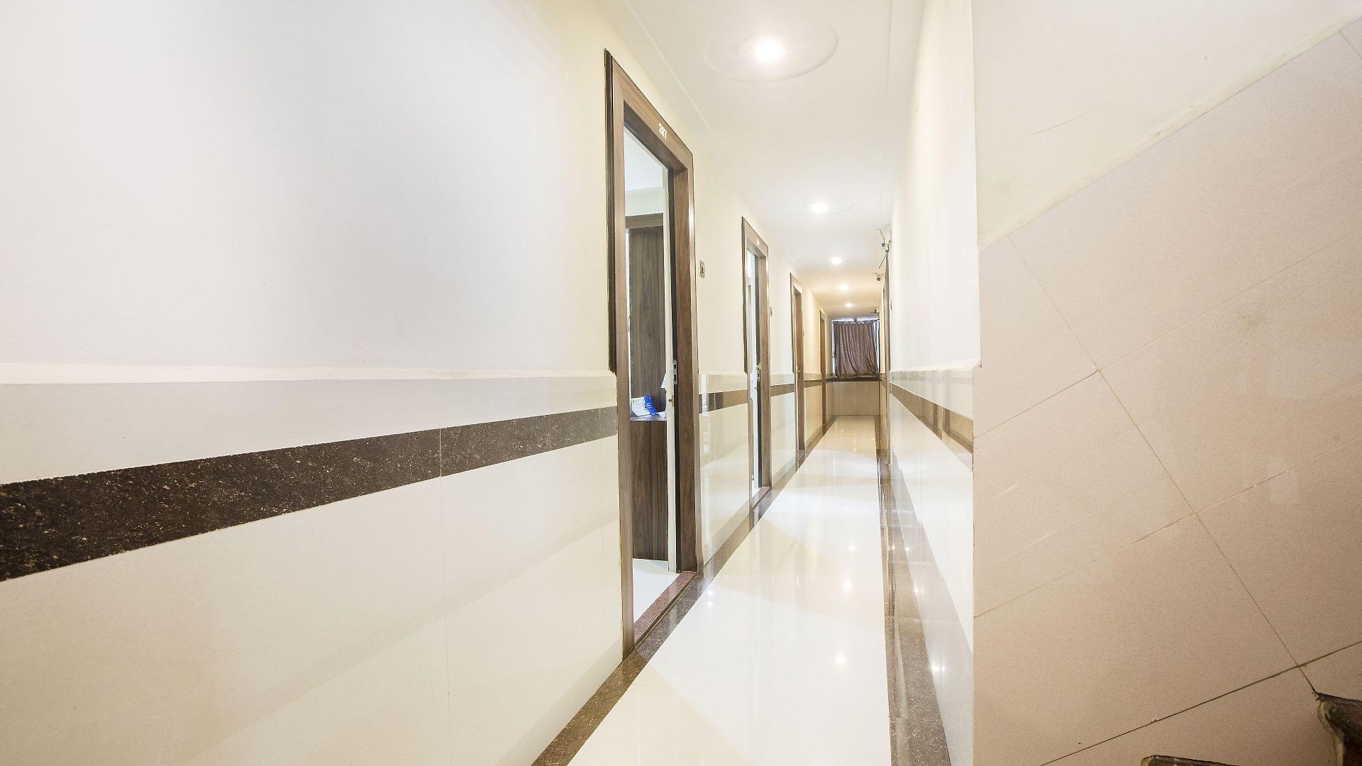 Oyo 23656 Parimeet Hotel 3*