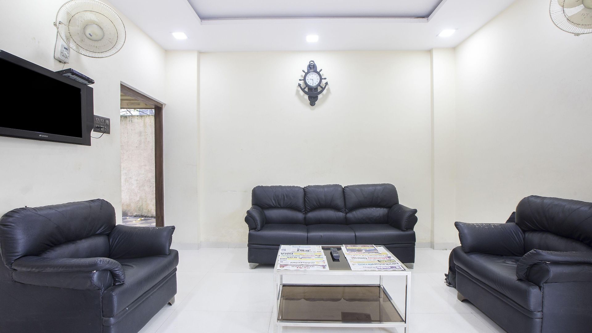 Oyo 23656 Parimeet Hotel