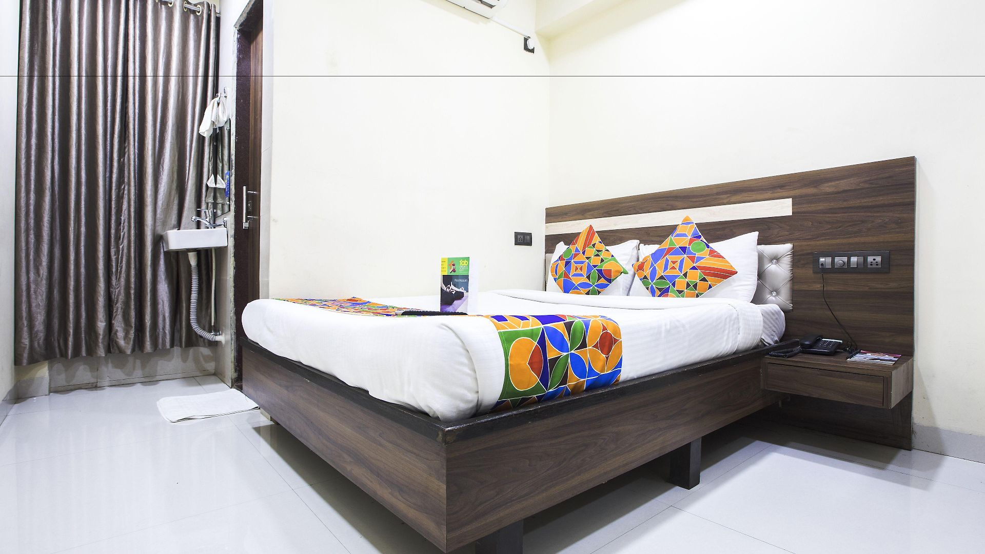 Oyo 23656 Parimeet