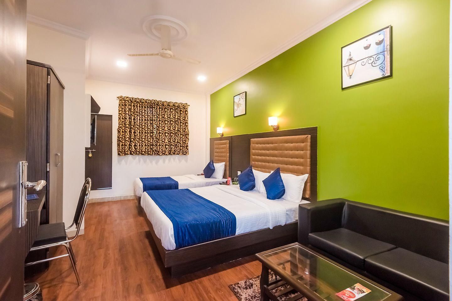 Aksa Powai Inn *
