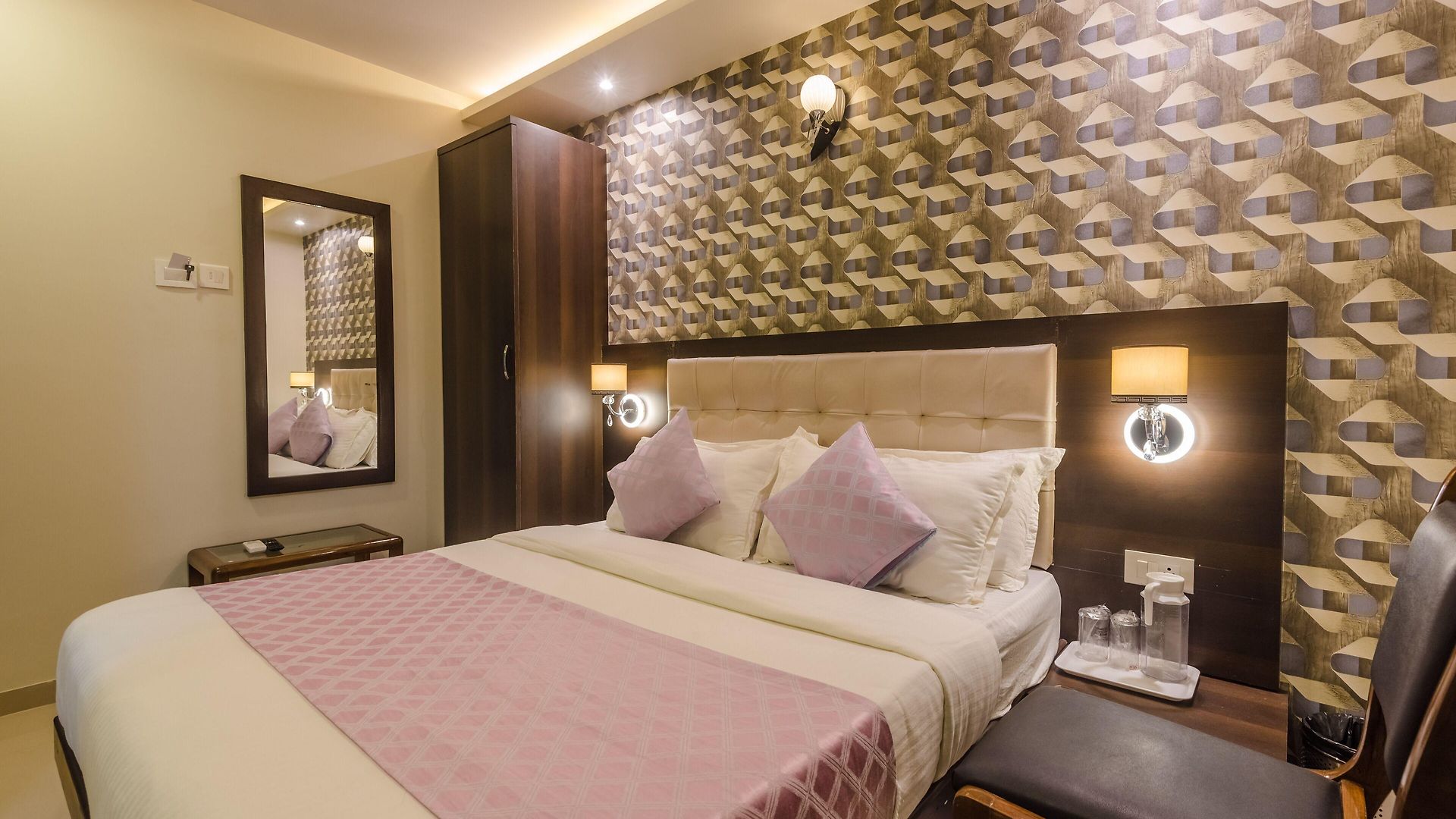 Liberty Plaza 3*