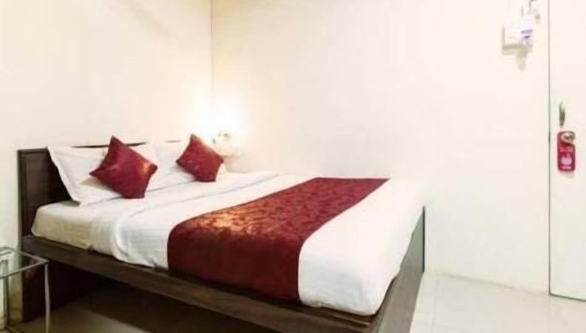 Hotel Saffron Inn
