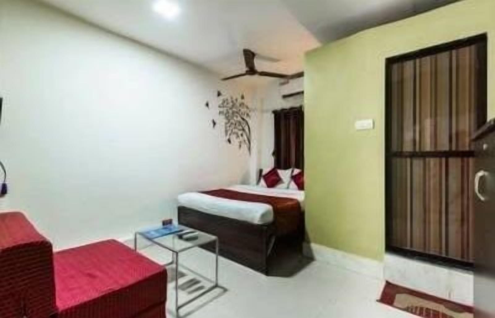 Hotel Saffron Inn