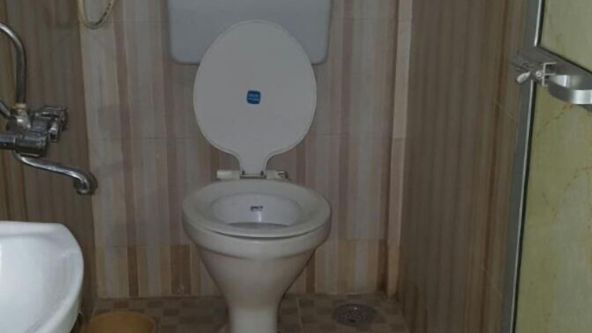 Hotel Al Mehraj Hotel