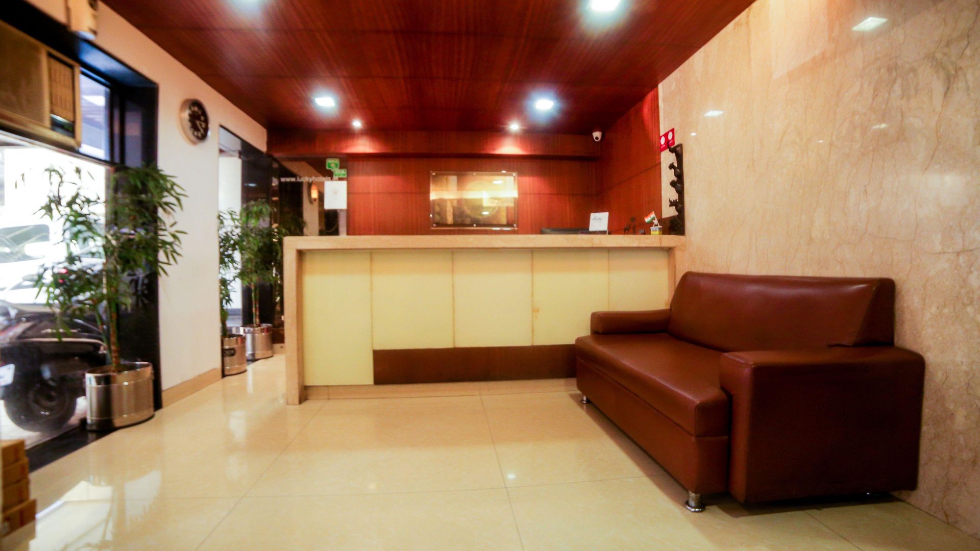 Hotel Lucky Near Bkc 3*