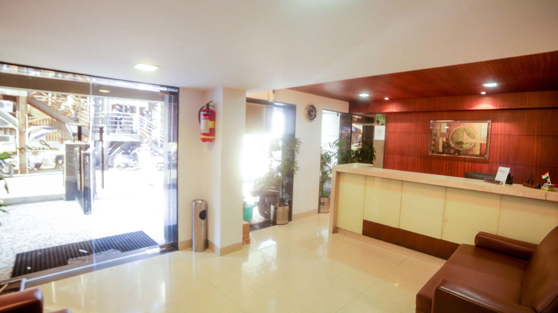 Hotel Lucky Near Bkc