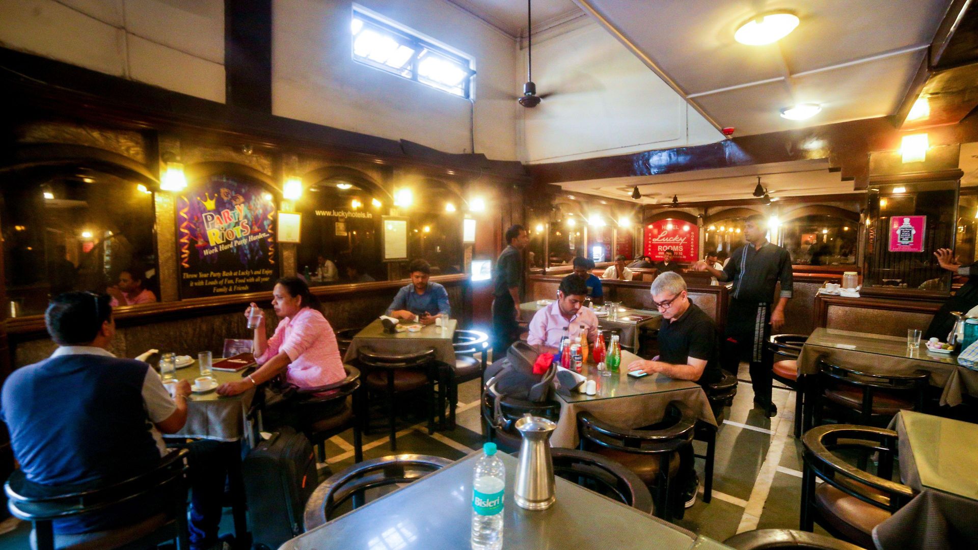 Hotel Lucky Near Bkc