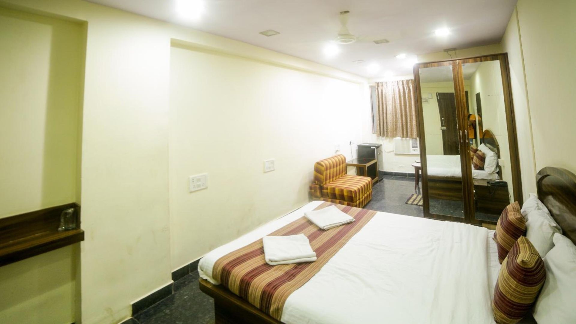 Hotel Hotel Lucky Near Bkc Mumbai