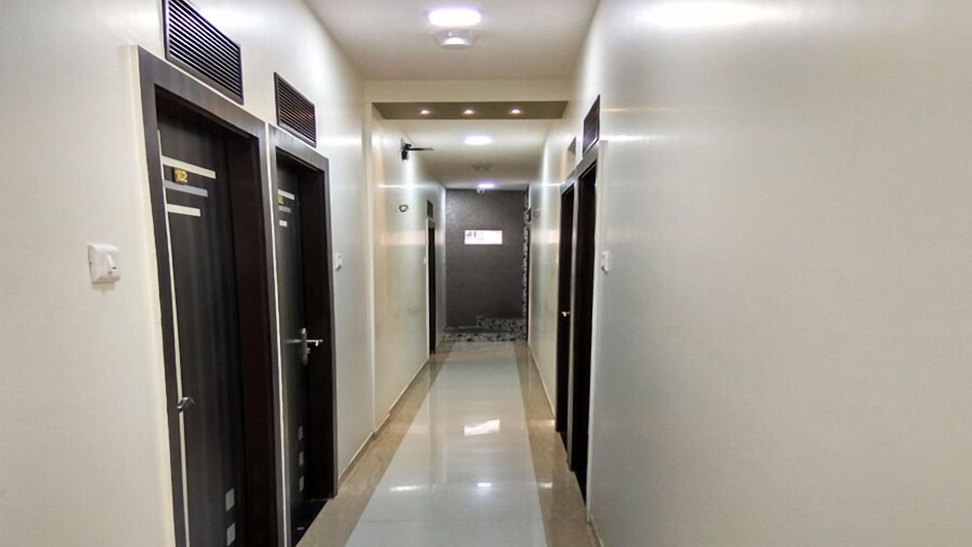 Flagship 83490 Hotel Bently Palace Mumbai