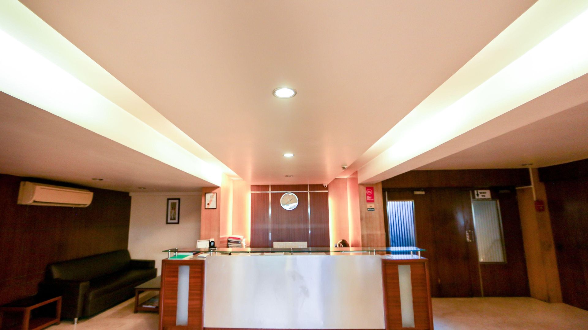 Hotel Hotel Lucky Near Nesco 3*
