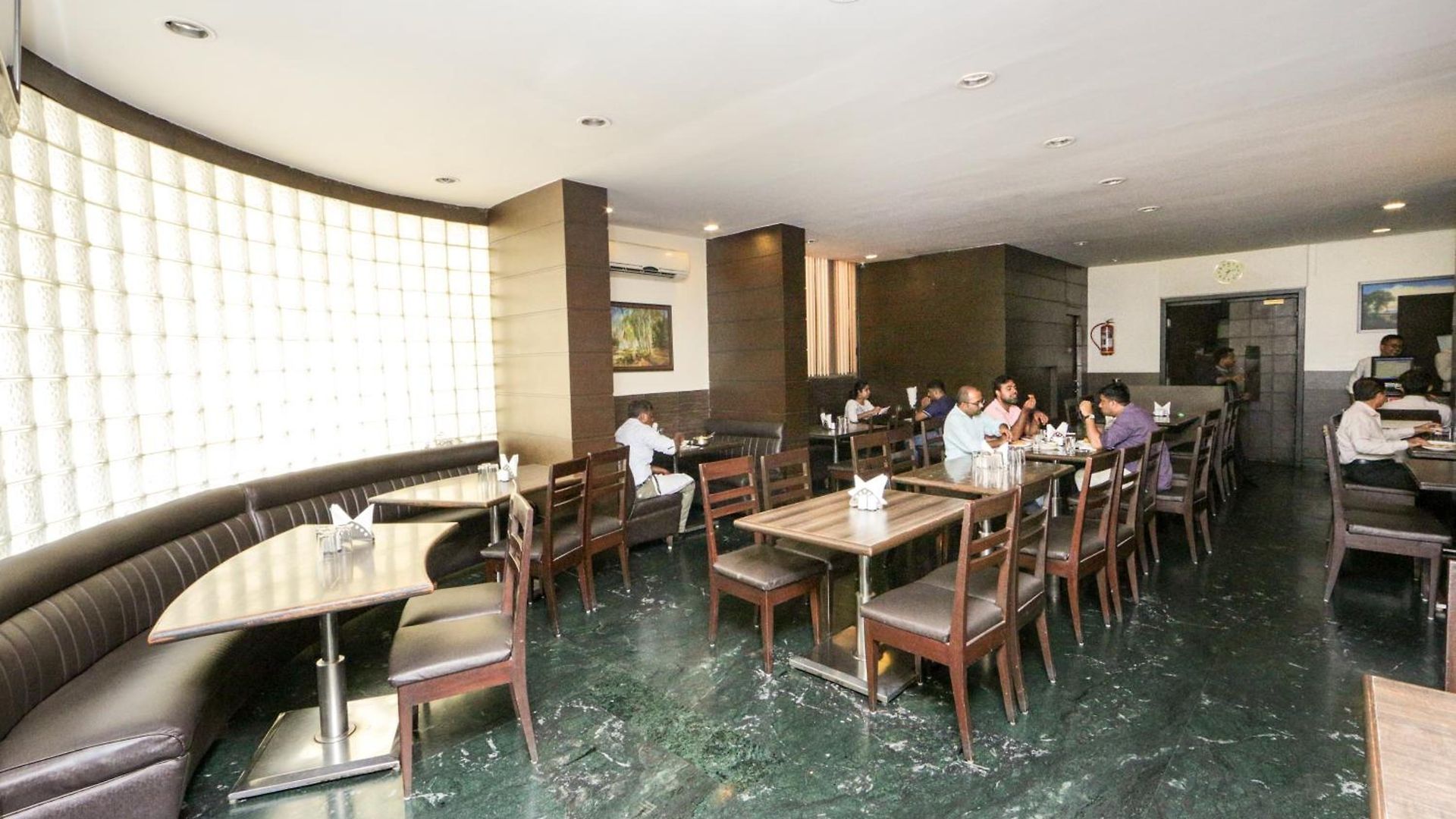 Hotel Lucky Near Nesco 3*