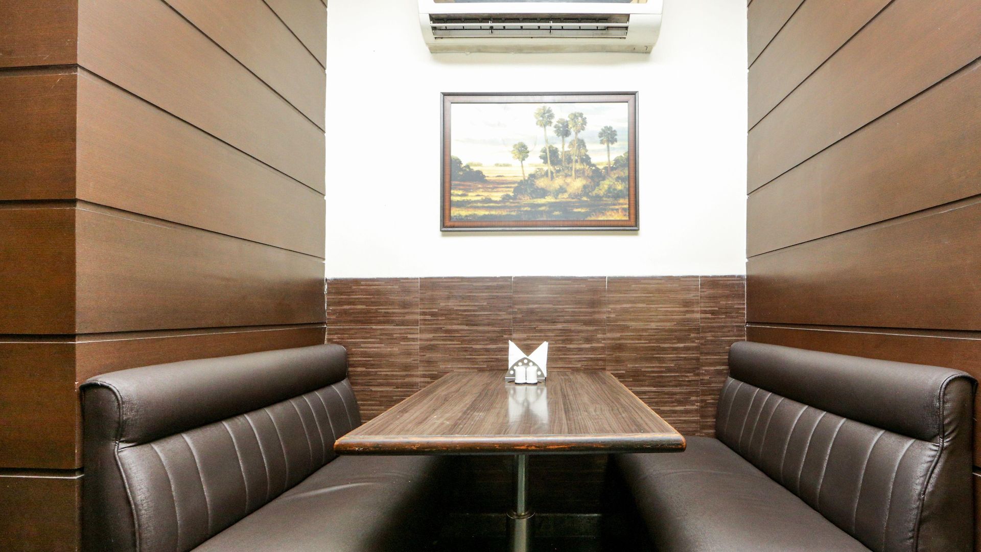 Hotel Lucky Near Nesco 3*