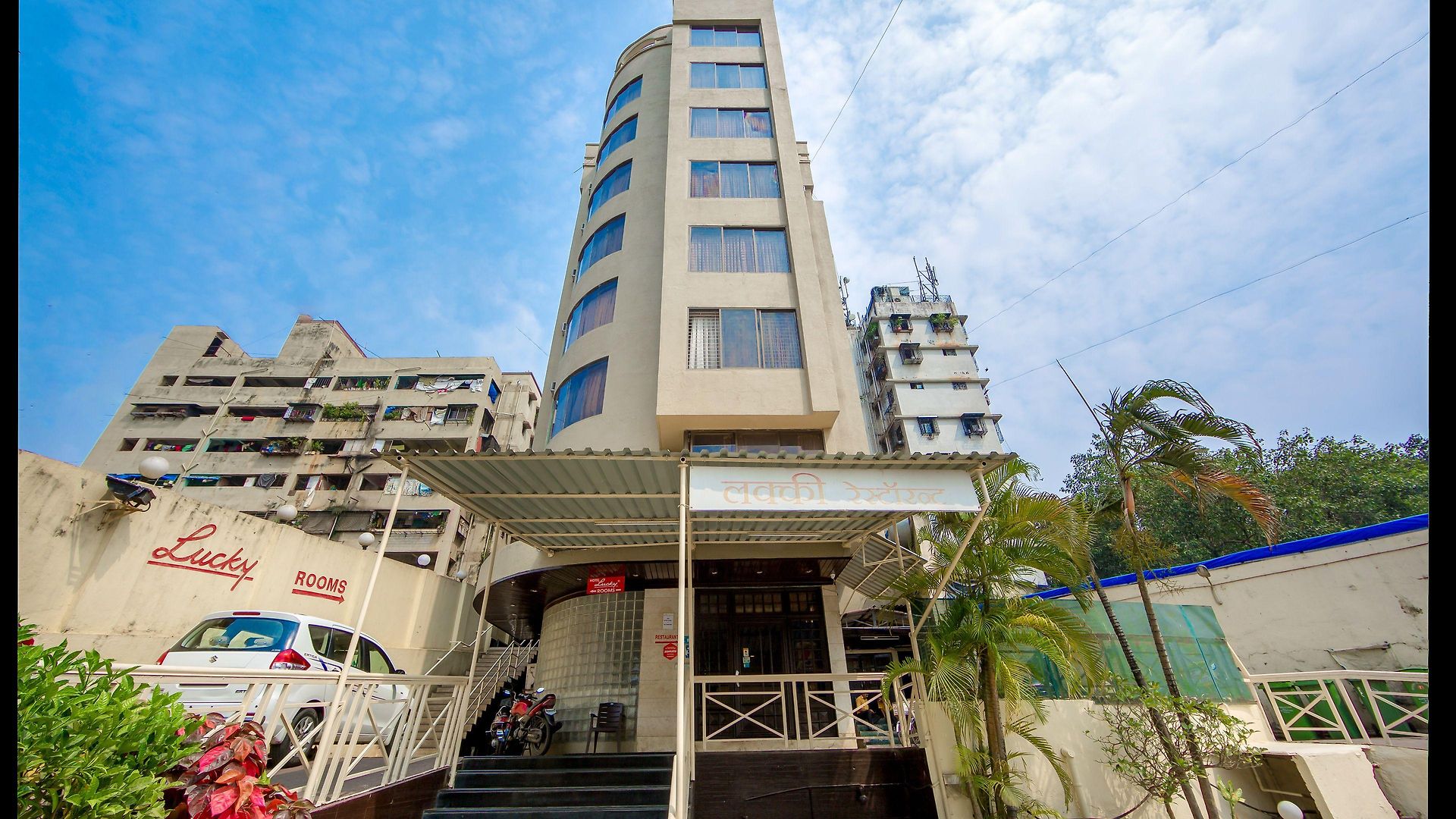 Hotel Lucky Near Nesco Hotel 3*