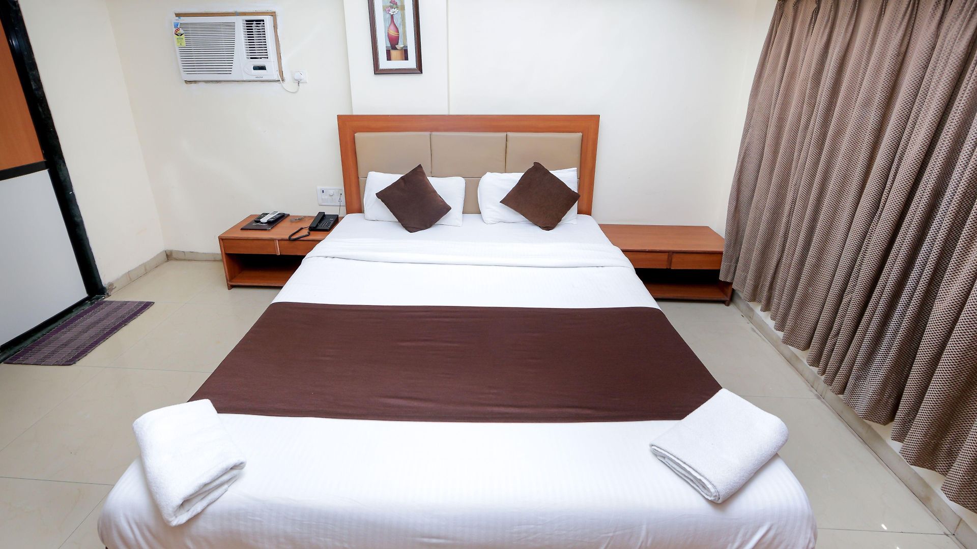 Hotel Lucky Near Nesco Hotel 3*