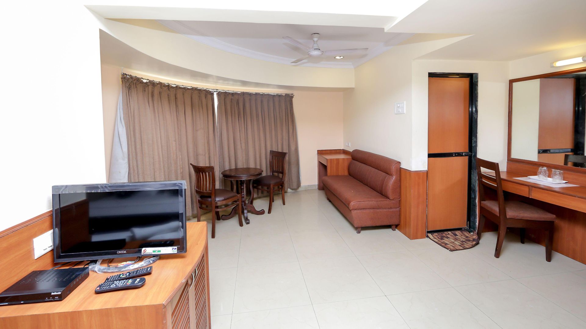 Hotel Lucky Near Nesco Hotel 3*
