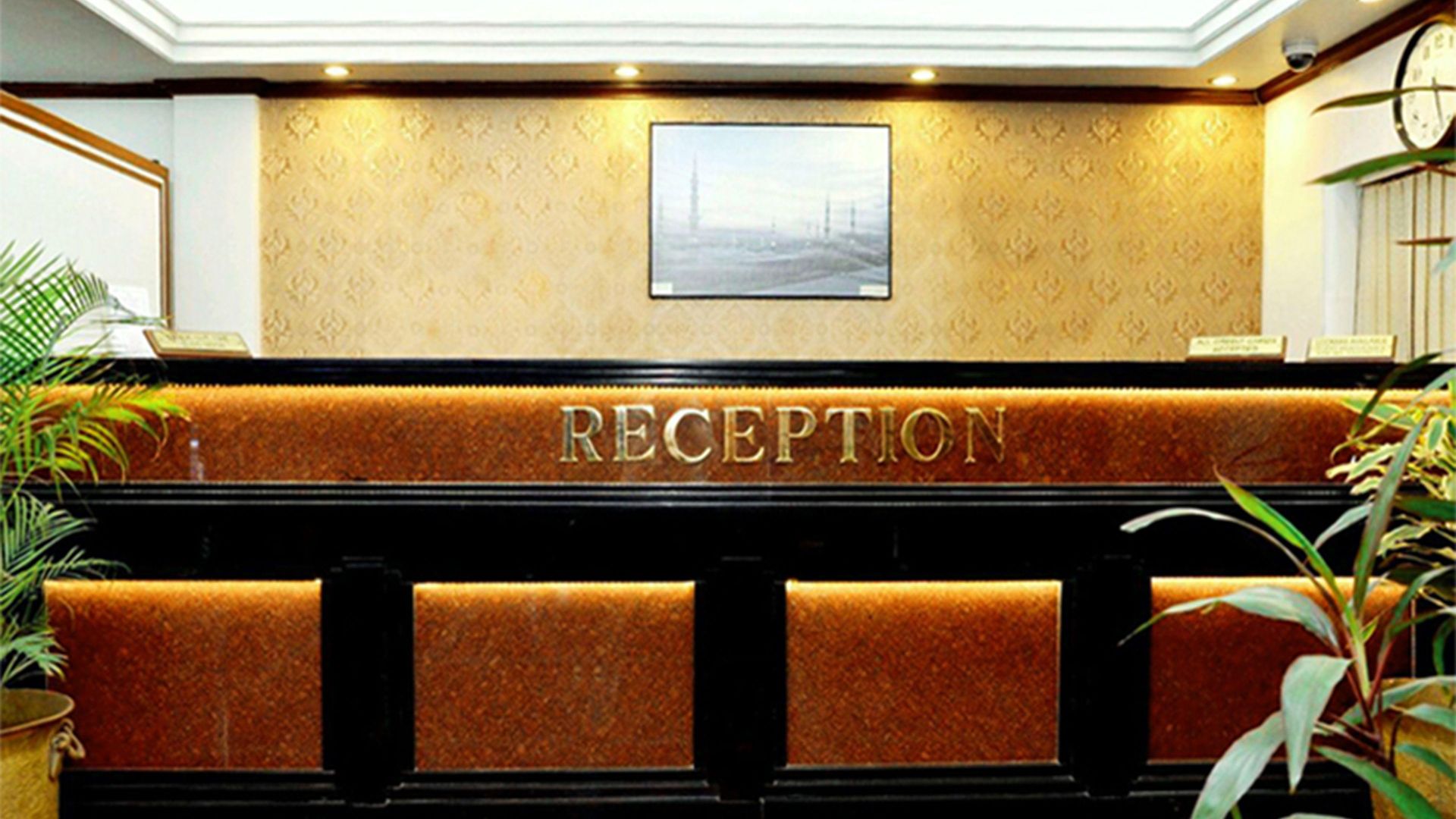Hotel Mogul Palace - Near Masjid Bunder Mumbai