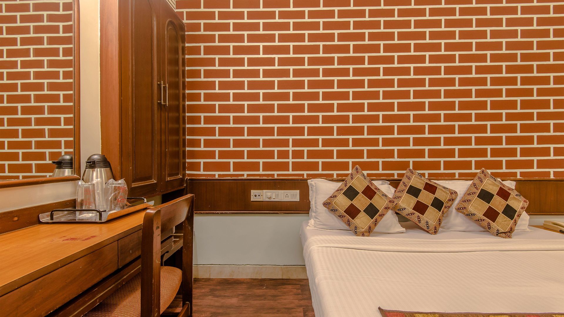 Hotel Mogul Palace - Near Masjid Bunder 3*