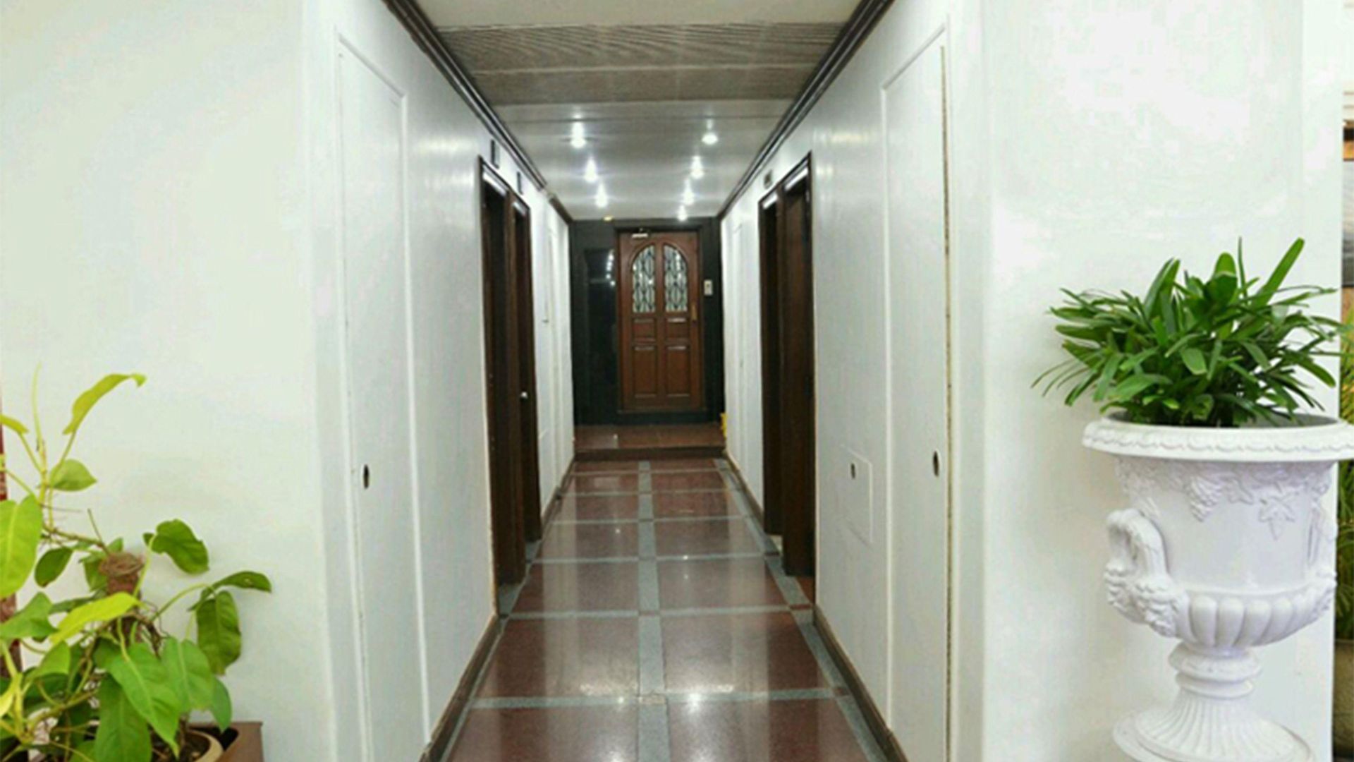 Hotel Mogul Palace - Near Masjid Bunder