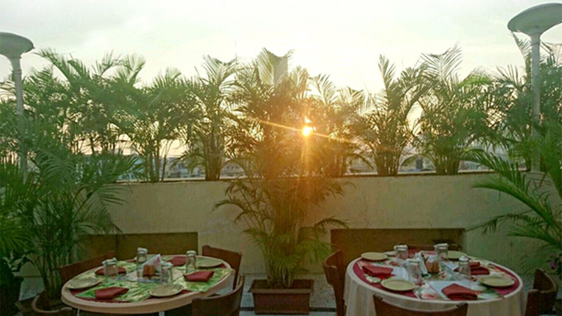 Hotel Mogul Palace - Near Masjid Bunder Mumbai