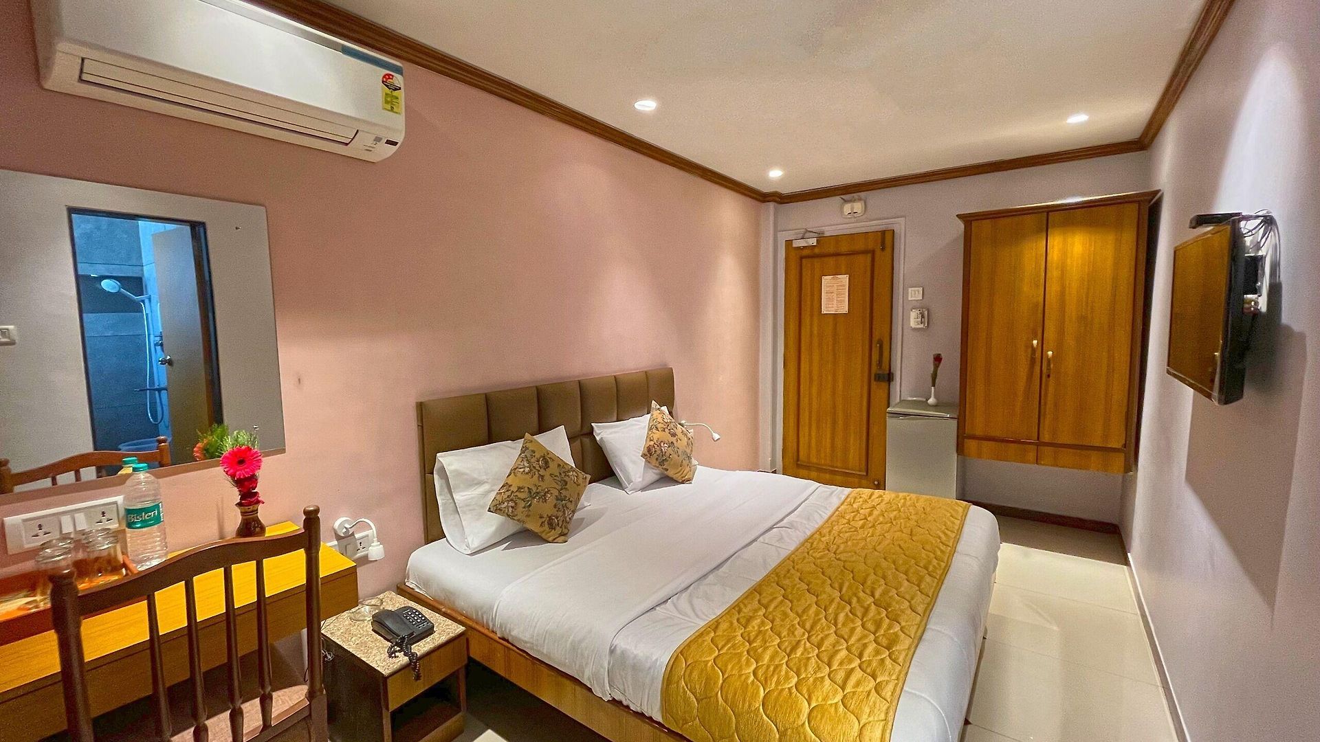 Parklane Hotel