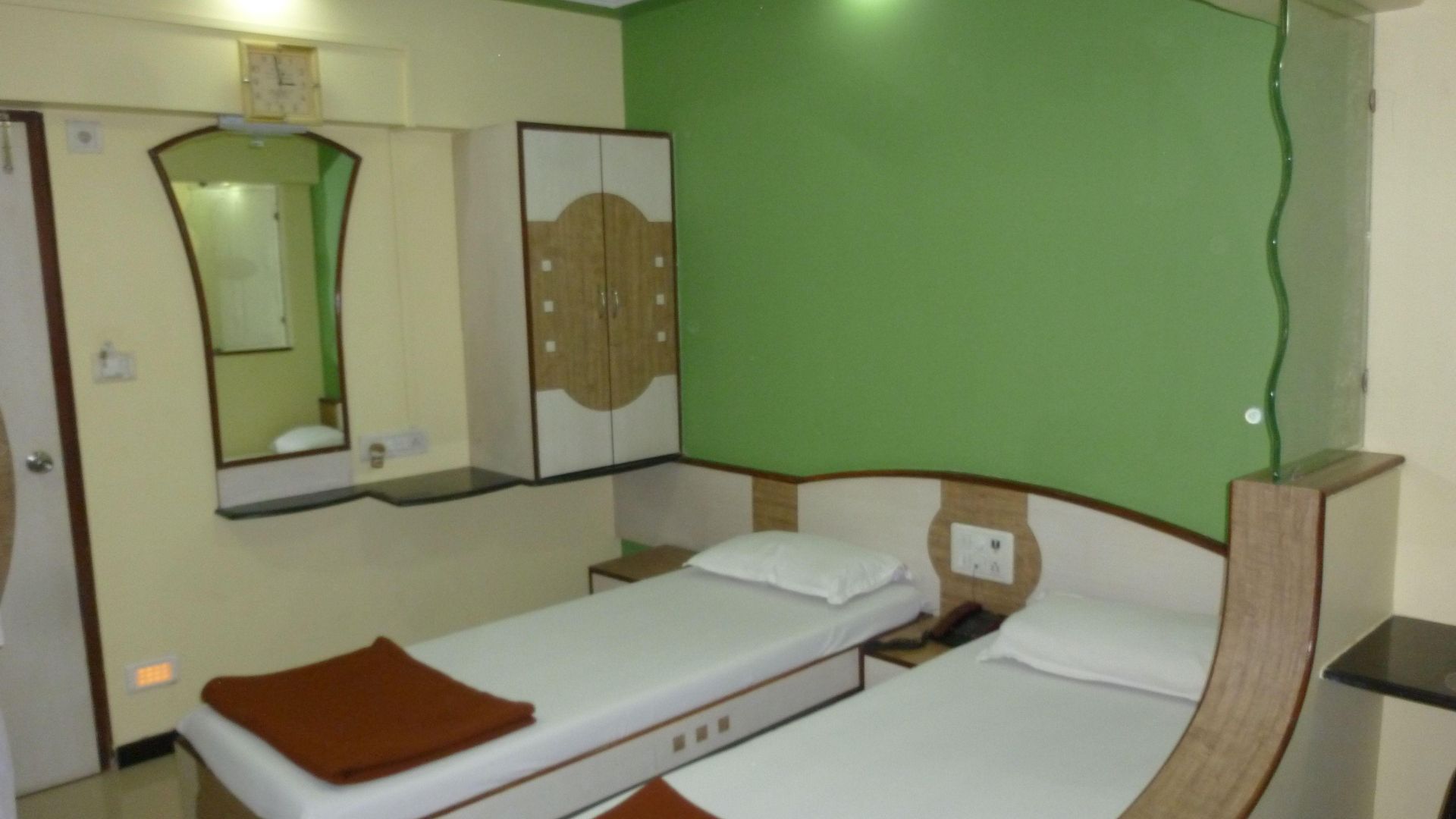 Hotel Mid Town 2*