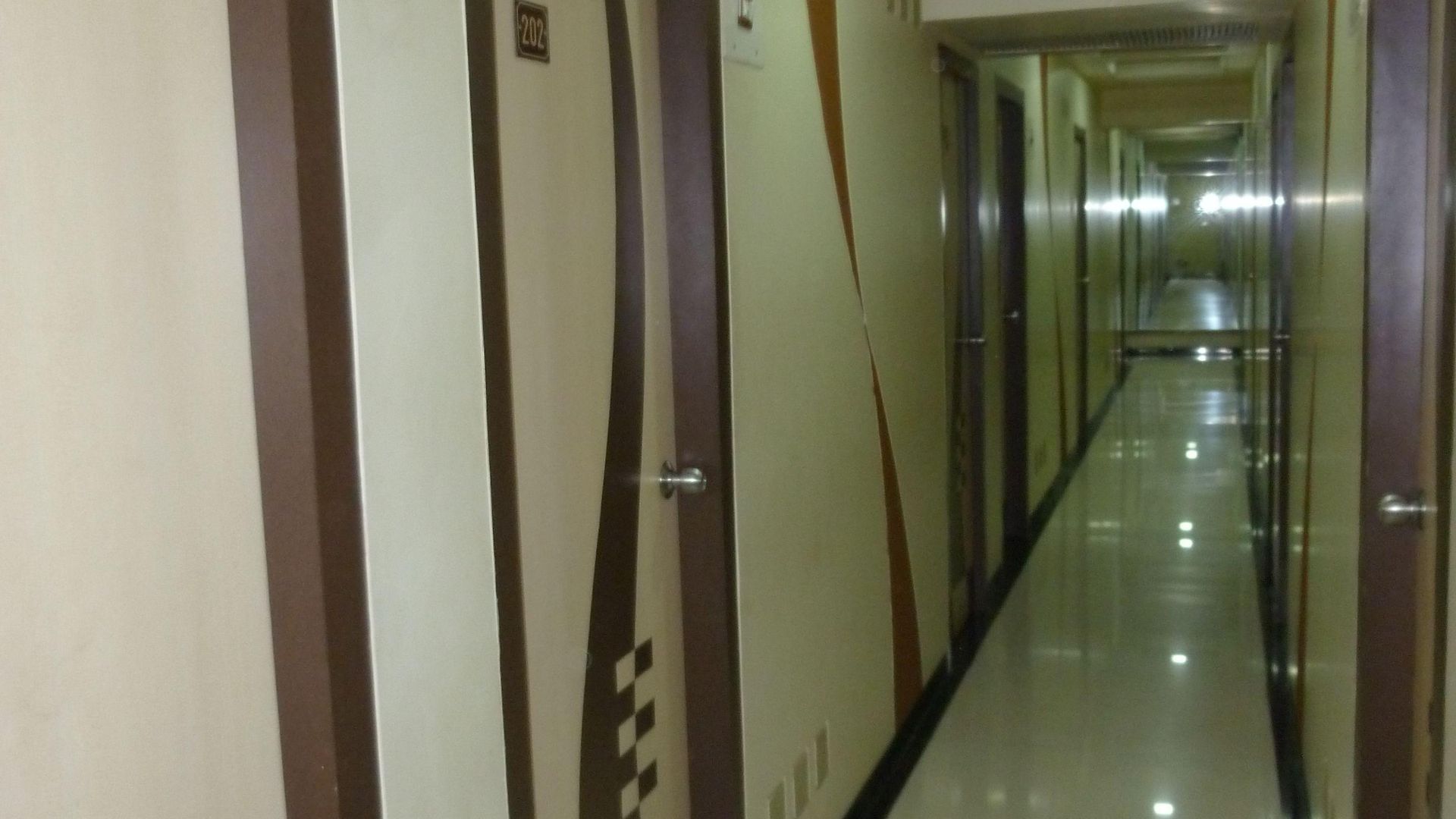 Mid Town Hotel 2*