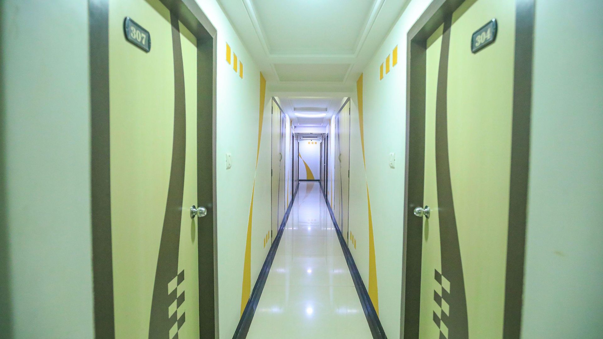 Hotel Mid Town 2*
