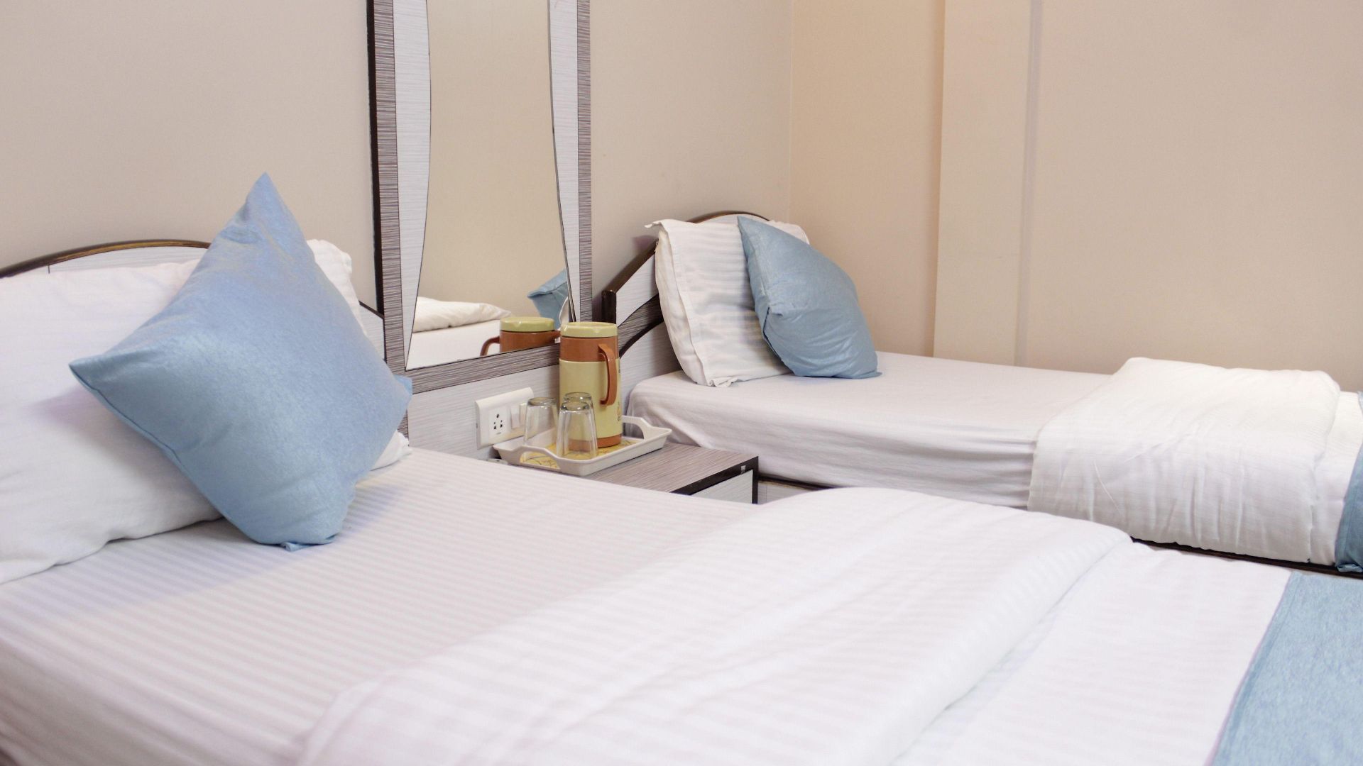 Hotel Broadway Colaba Mumbai
