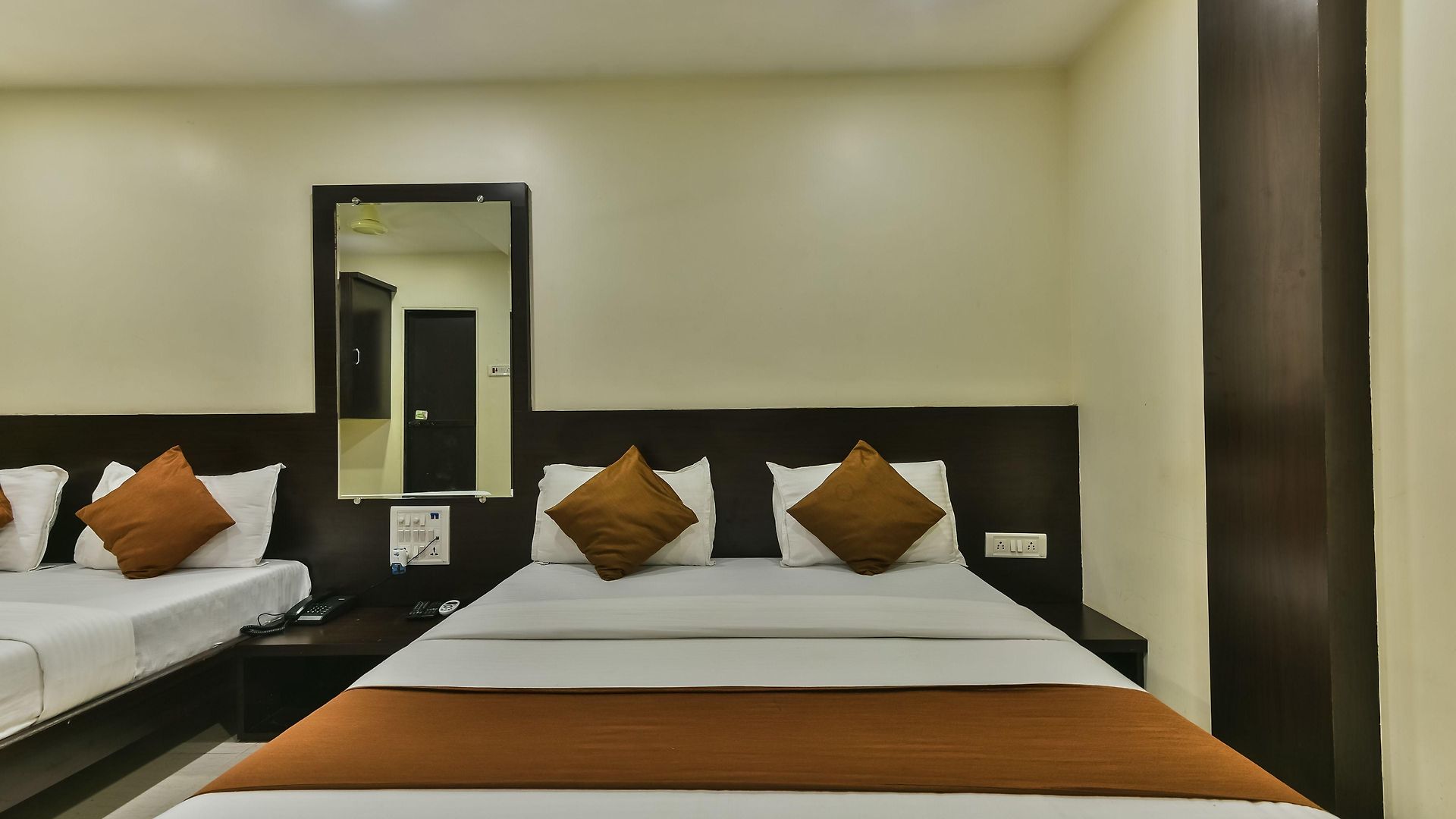 Hotel Guestinn Residency