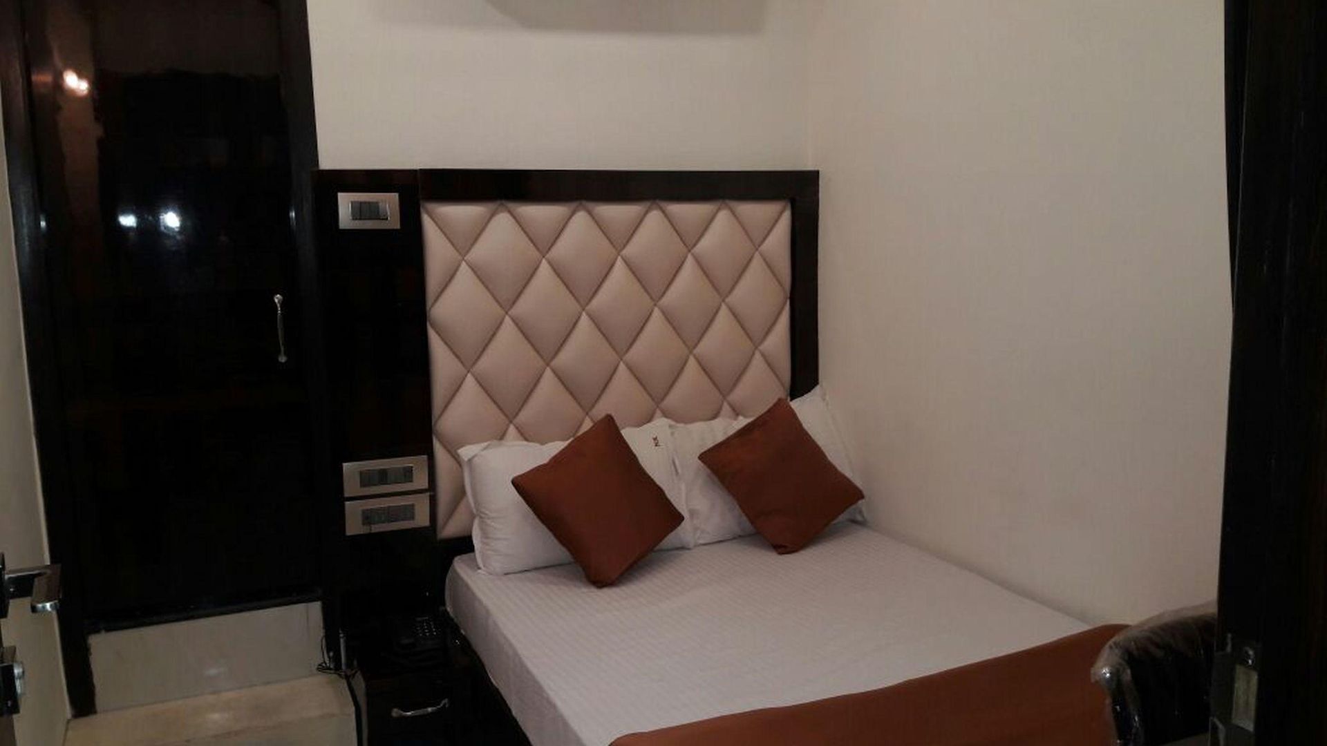 Hotel Karishma 2*