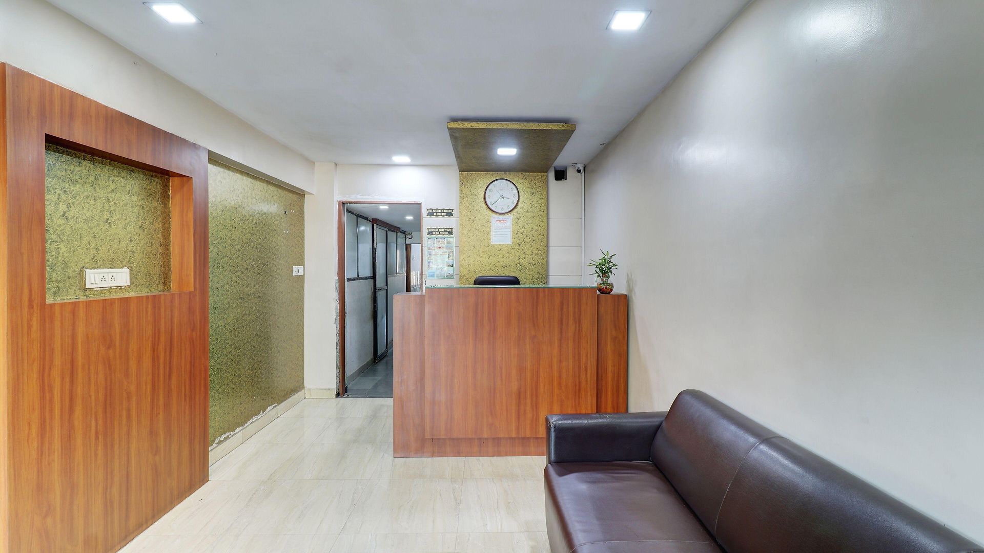 Kurla Residency 3*