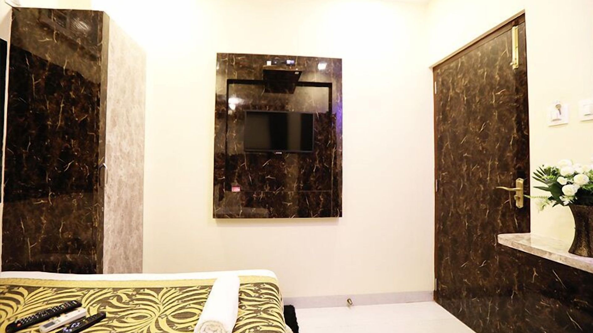 Onyx Residency