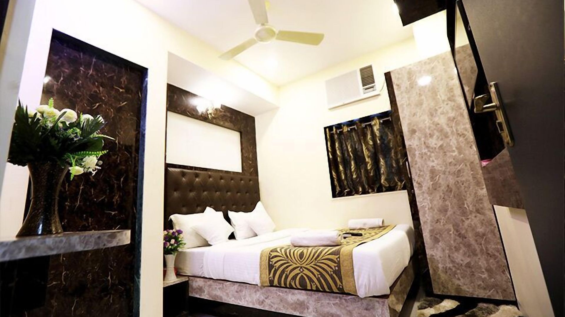 Onyx Residency 3*