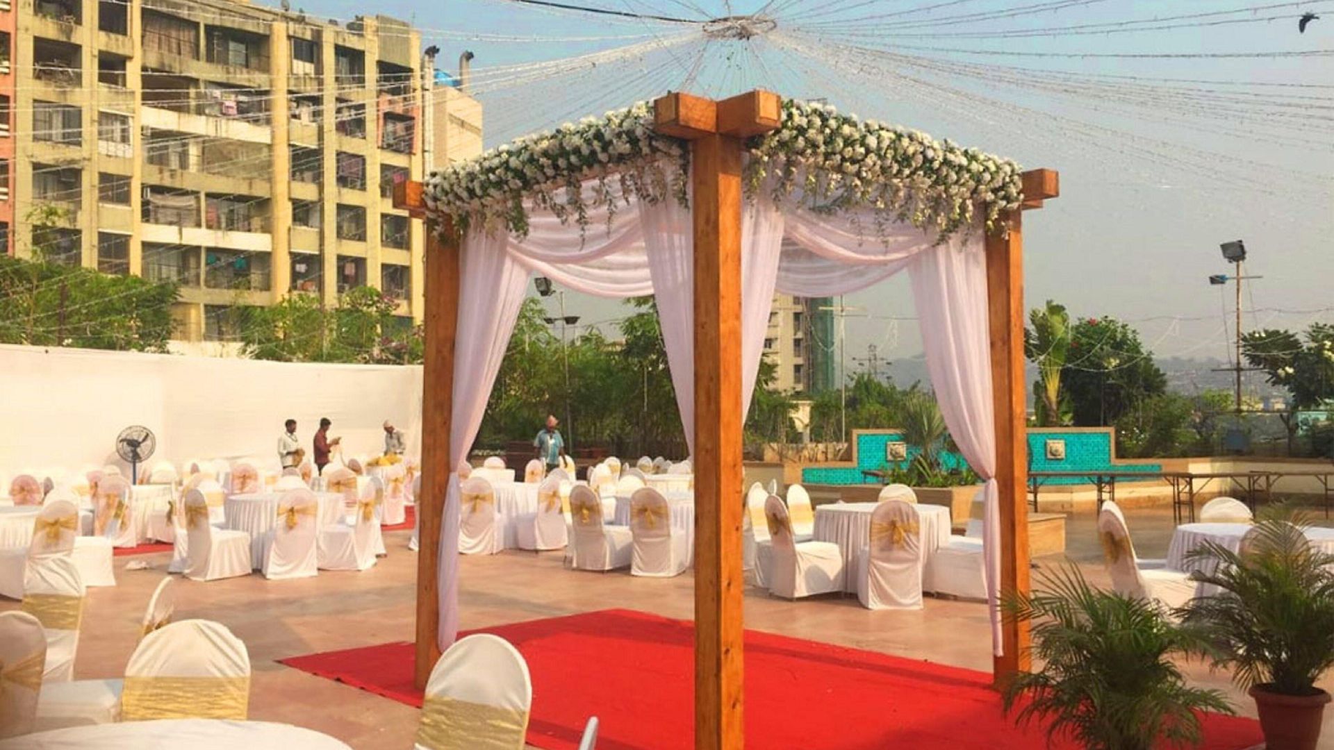 Leafio Hotel Mumbai