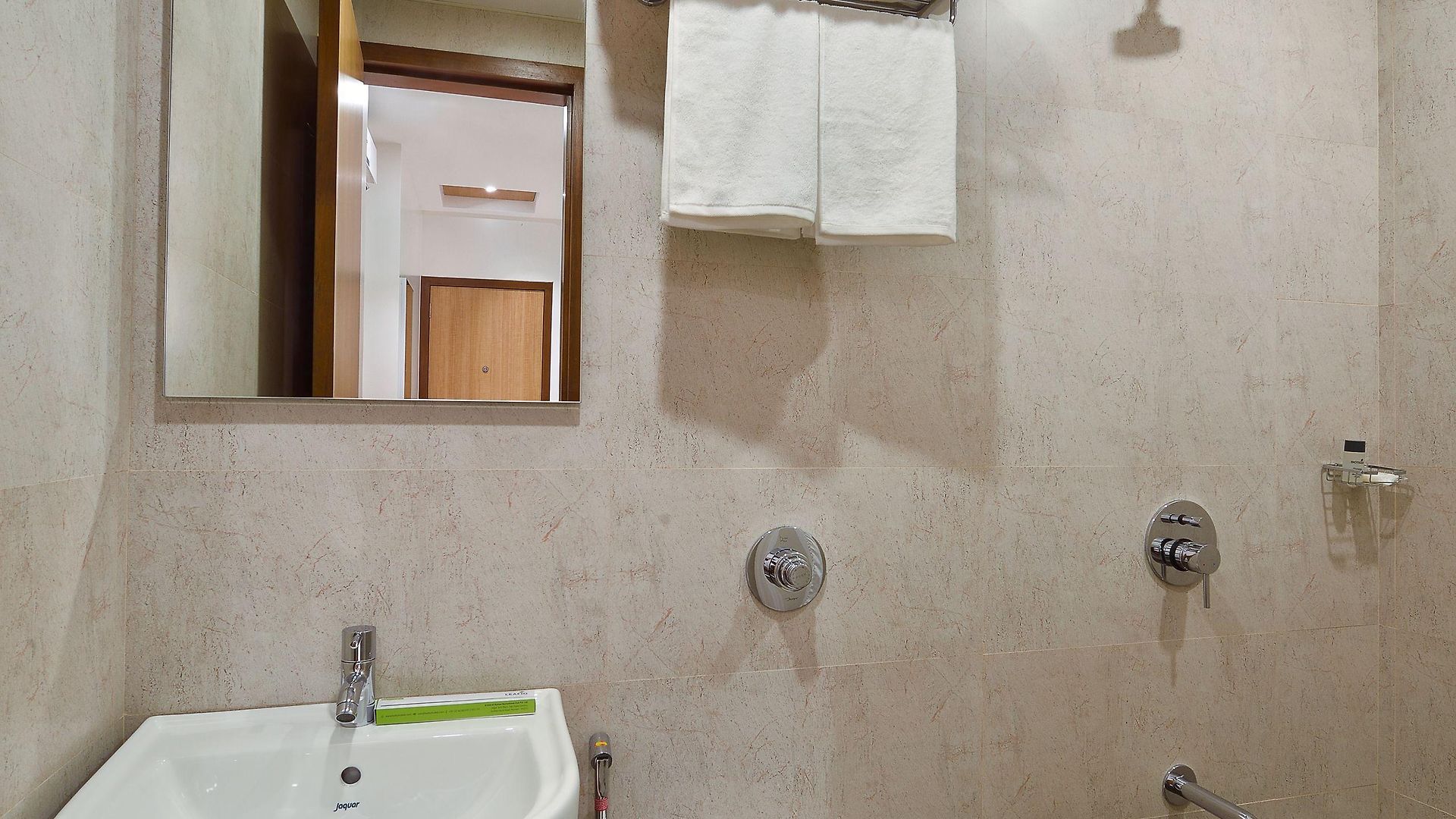 Leafio Hotel Mumbai