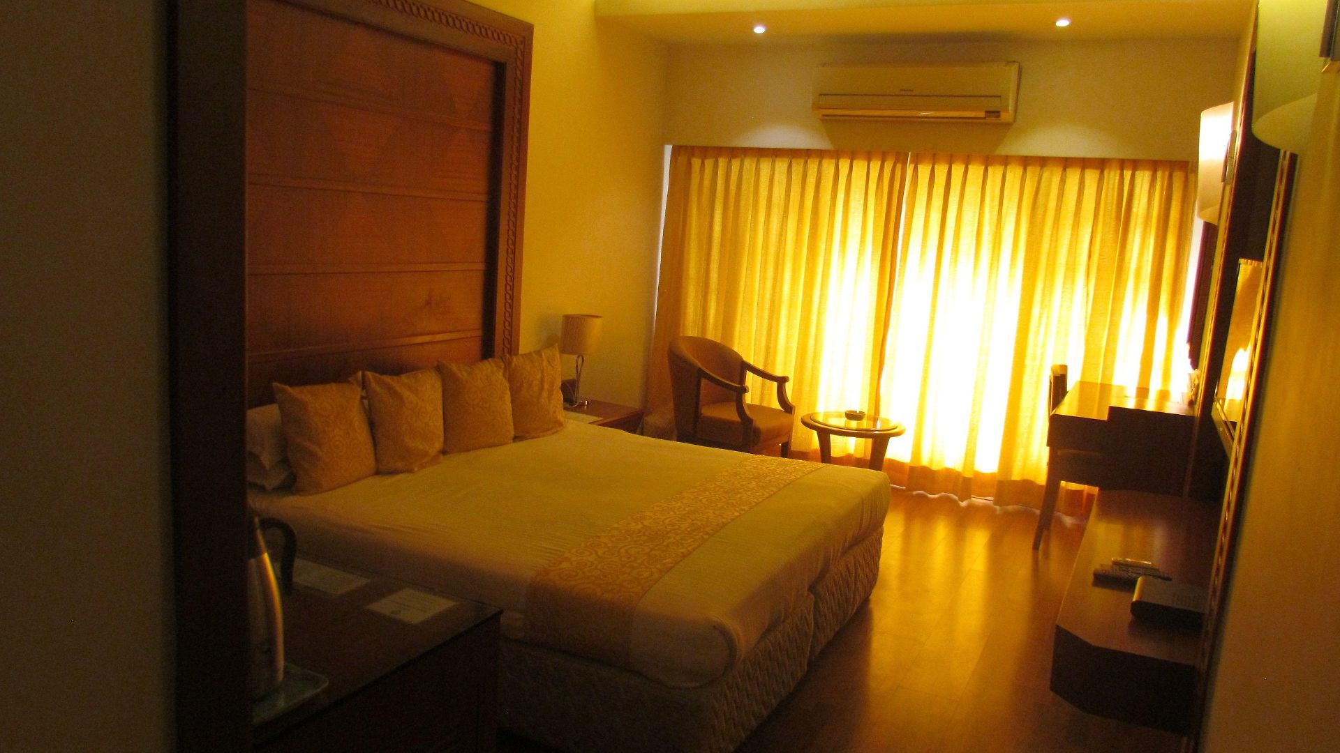 Kohinoor Park Hotel 3*