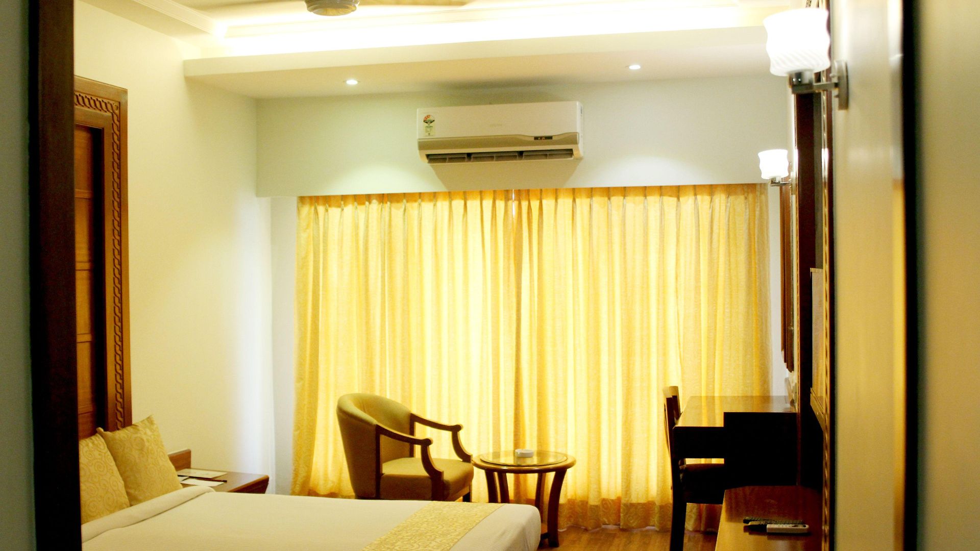 Kohinoor Park Hotel