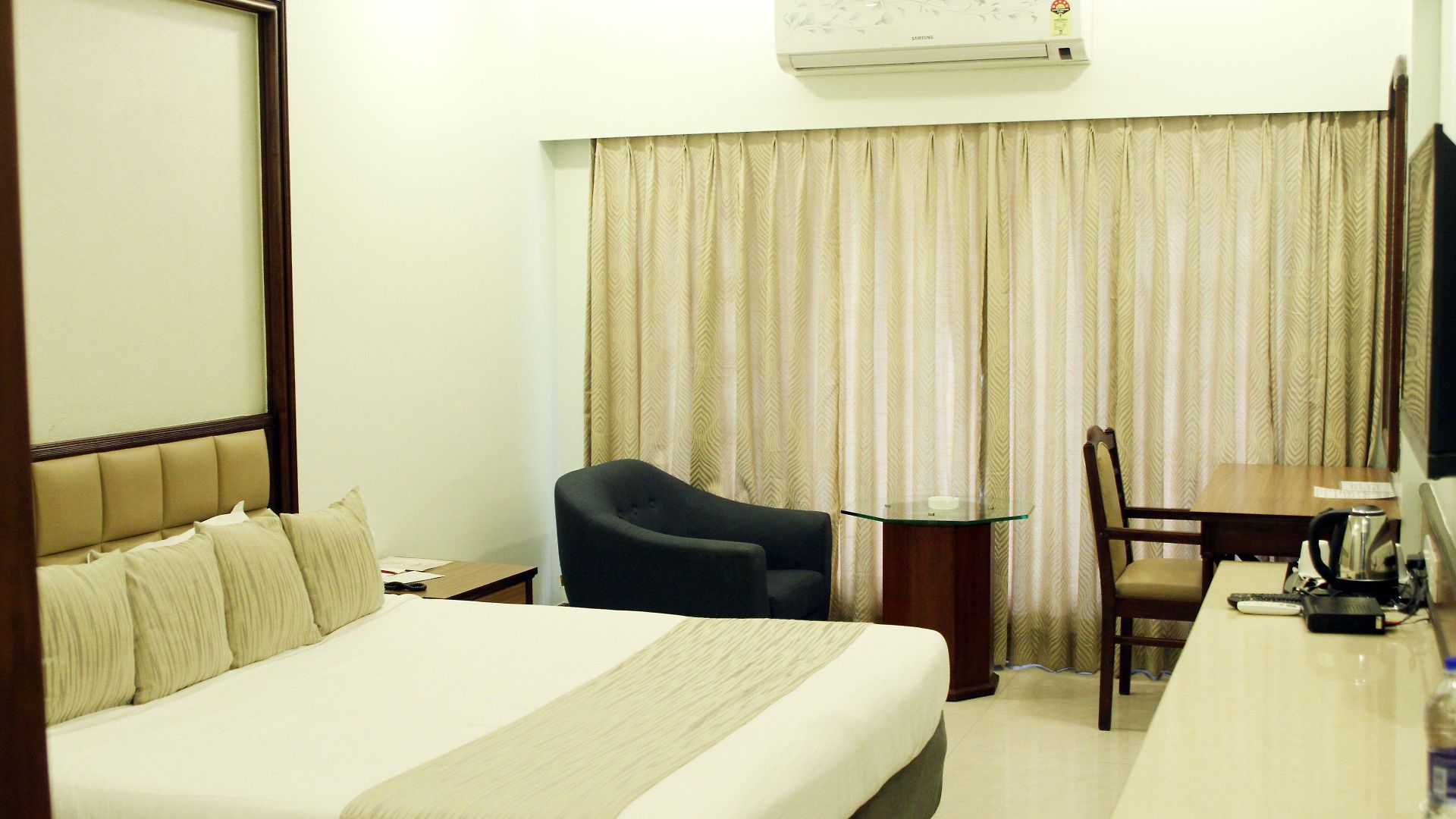 Kohinoor Park Hotel