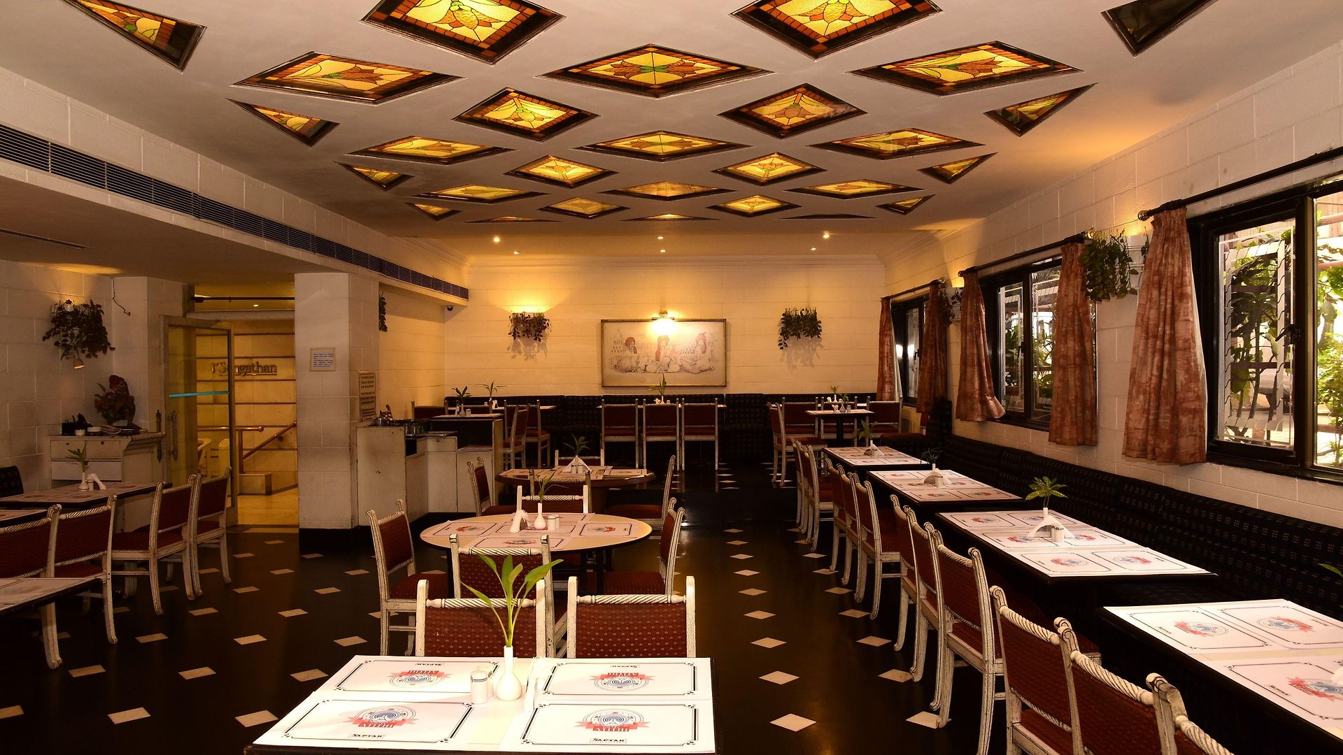 Hotel Atithi 2*