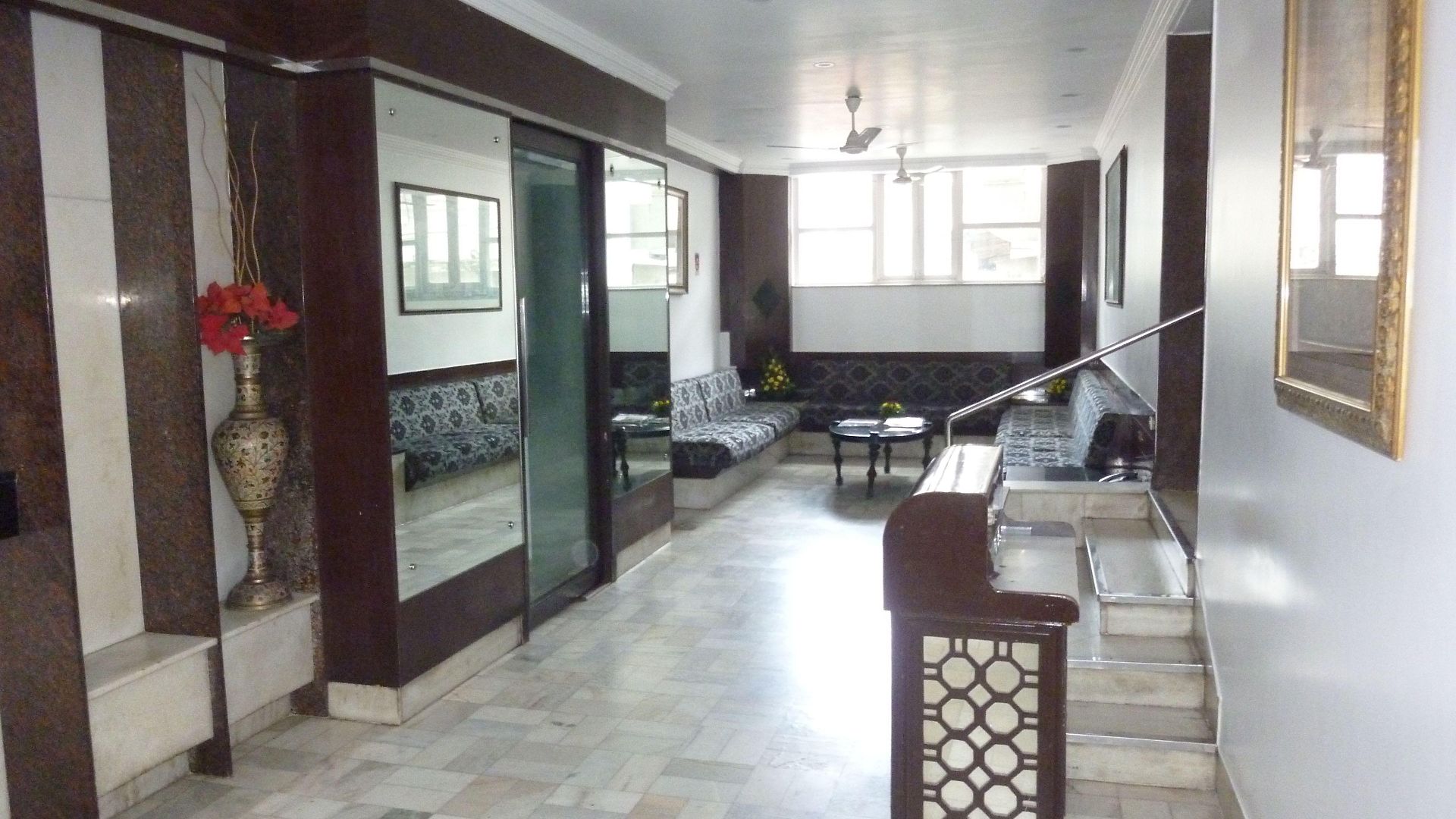 Hotel Balwas International