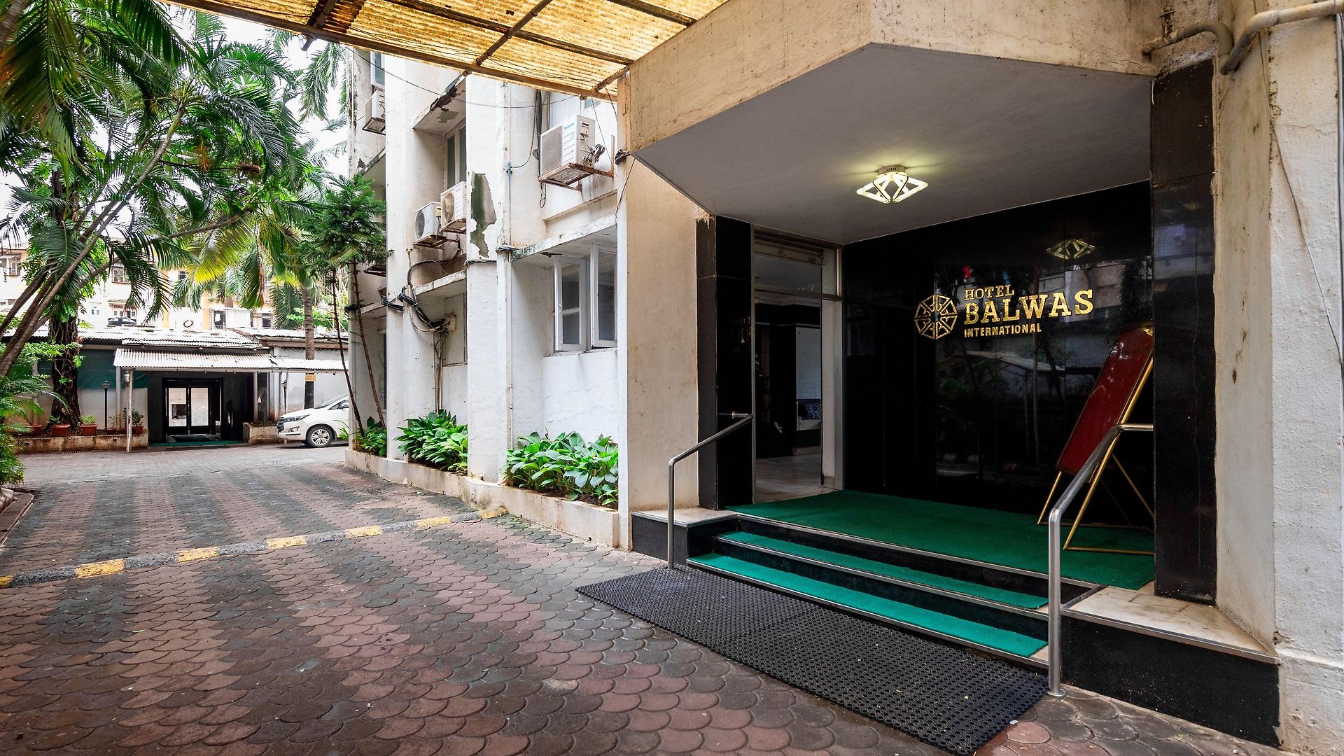 Balwas International Hotel 2*