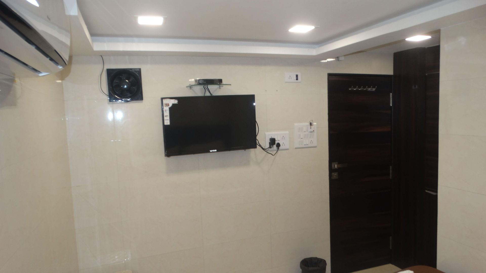 Qamar 2* Mumbai