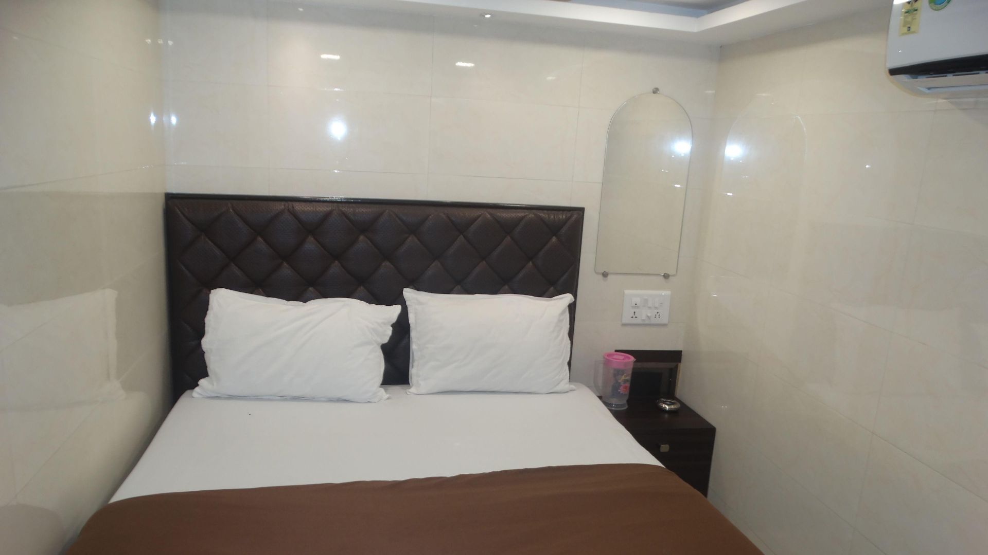 Qamar Mumbai