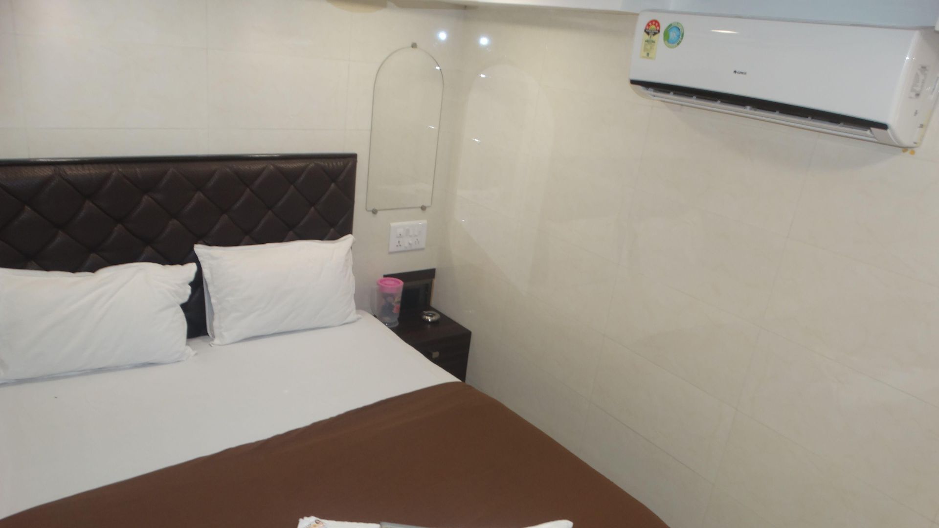 Qamar Hotel Mumbai