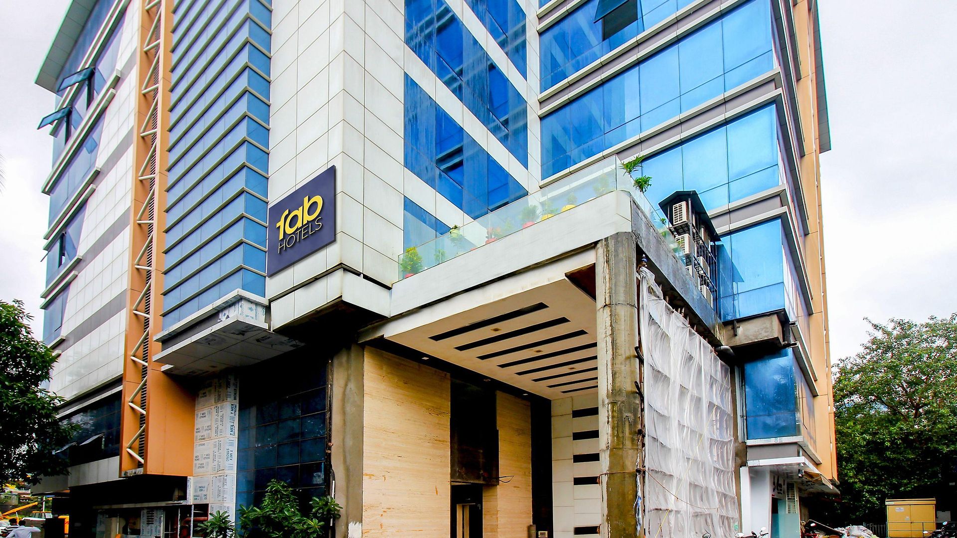 Fabhotel Aksa International Hotel Mumbai